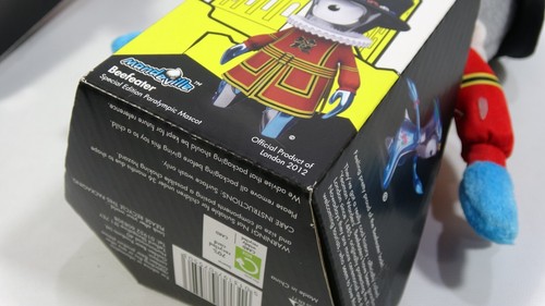 2012 Mandeville Beefeater & Queen's Guard Special Edition Parolympic Mascots - Picture 9 of 13
