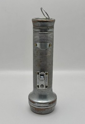 1950's Rayovac Sportsman Ribbed Metal Case Flashlight Replacement Bulb Working