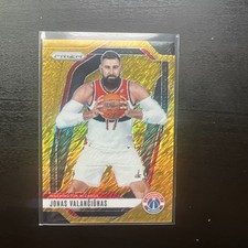 2024 PRIZM #76 JONAS VALANCIUNAS GOLD SHIMMER FOTL /10