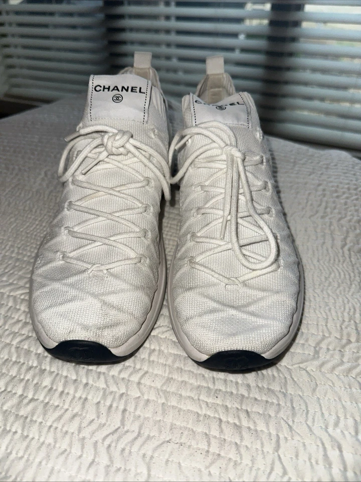 Women’s Size 40 White Chanel sneakers With Box And Extra Laces - Image 4 of 4