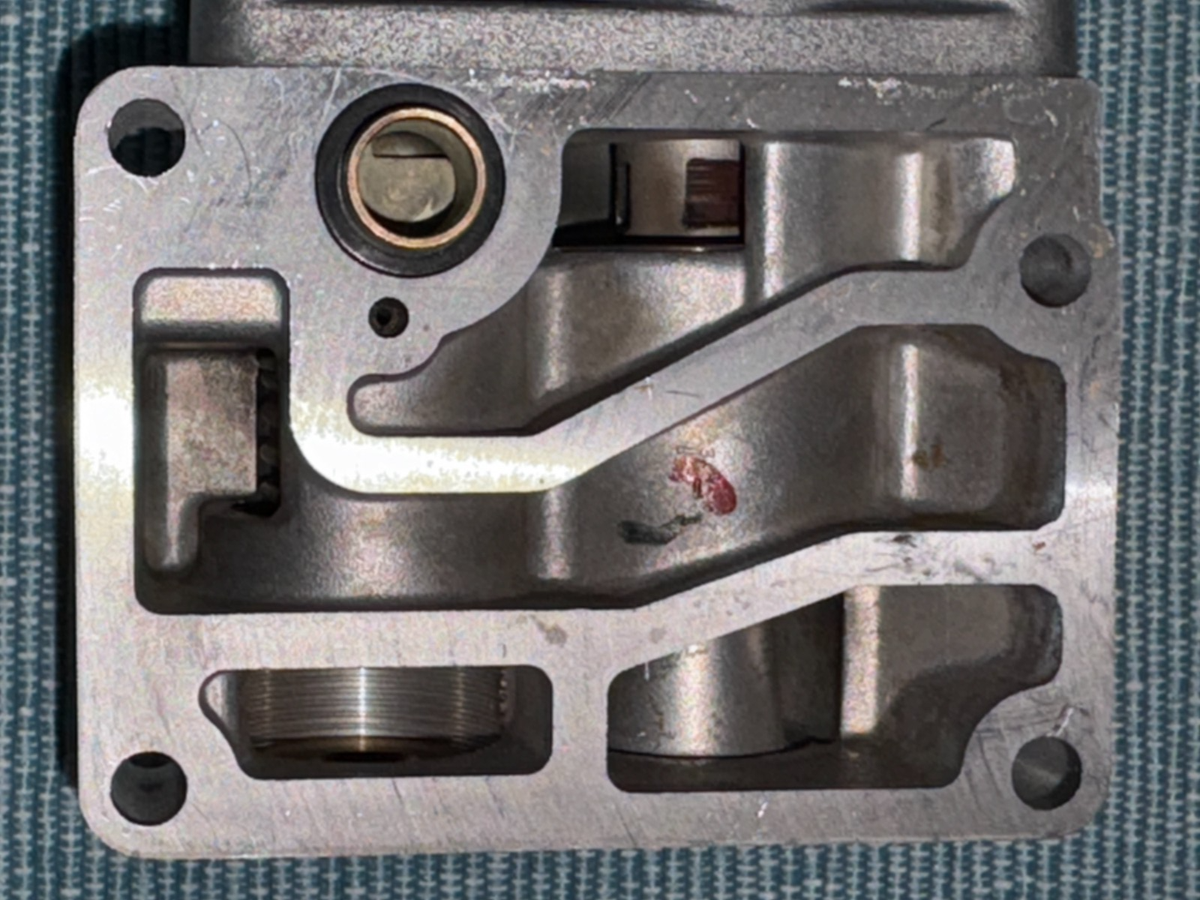 90-93 Mazda B2200 Pickup Truck Idle Air Control Valve F2G820660