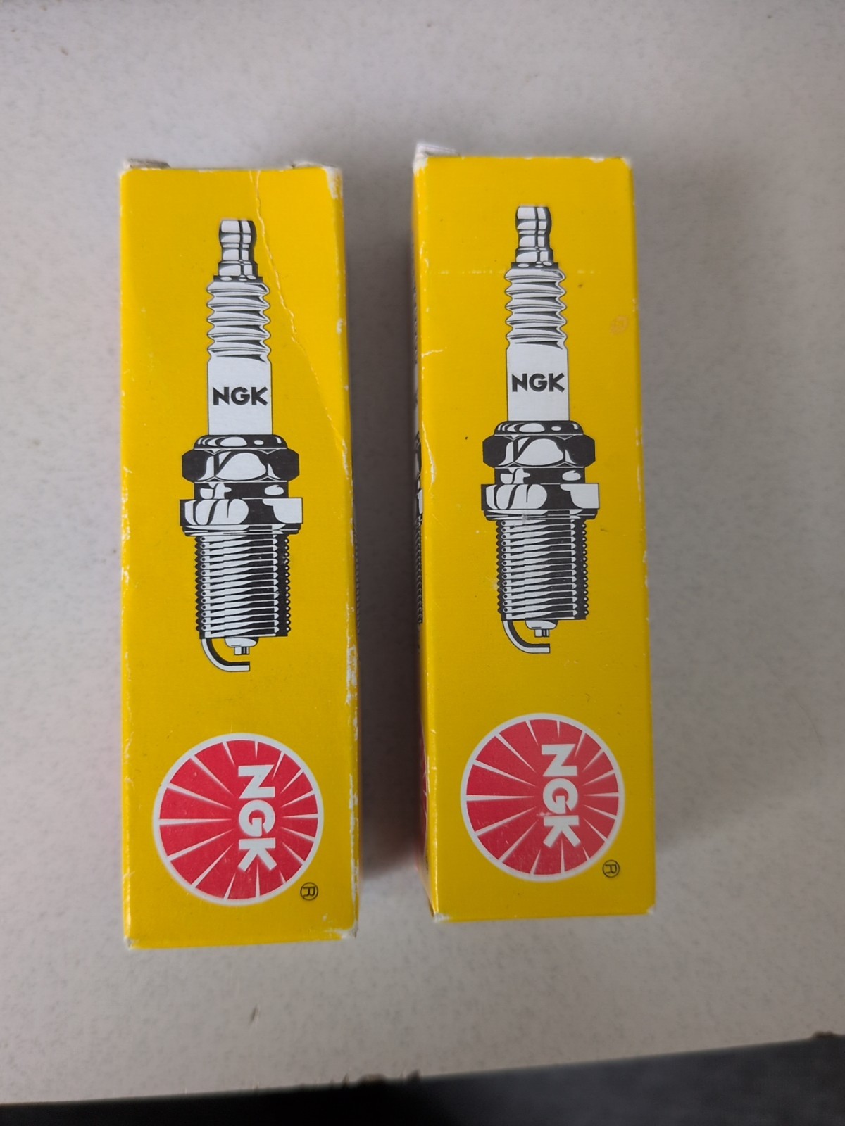 2 NGK B8HS spark plugs  for Wave Runner Super jet 650 Yamaha