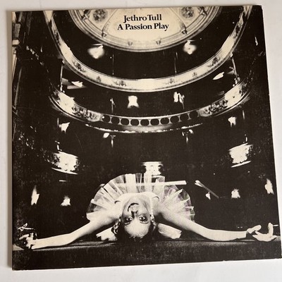 JETHRO TULL A PASSION PLAY FIRST PRESS VINYL 1973 W/ THEATRE PROGRAM EXCELLENT