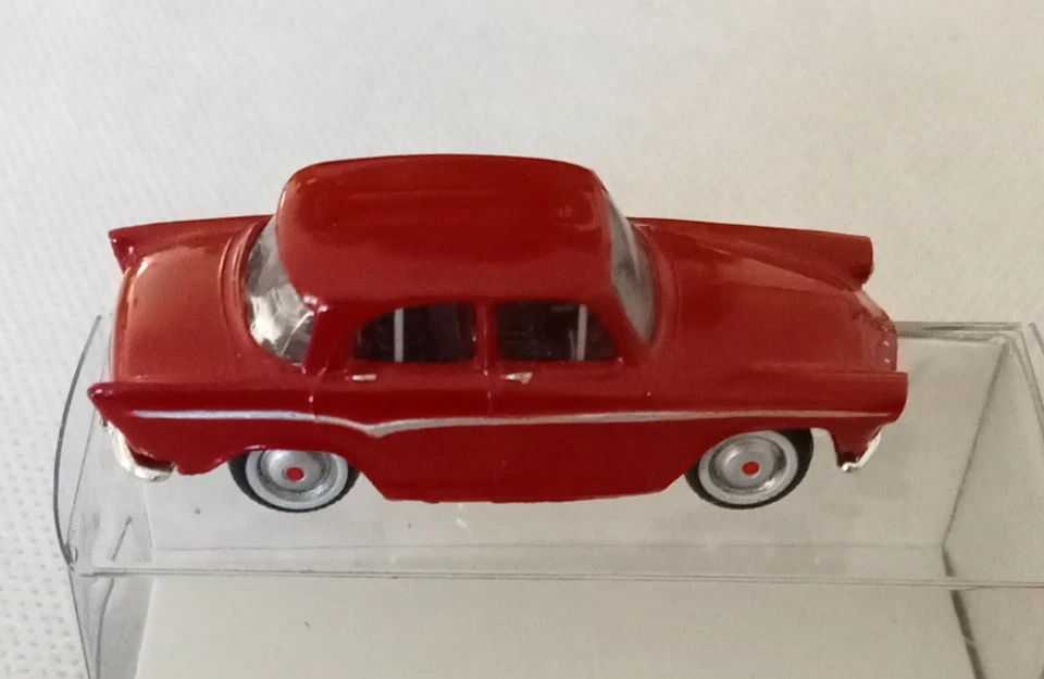 SIMCA P60 Aronde rouge - Norev - 1/87 - Photo 1/4