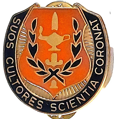 Syracuse University ROTC ''Suos Cultores Scientia Coronat'' Lapel Pin