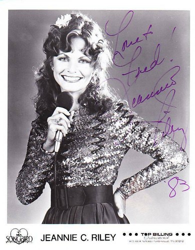 JEANNIE C. RILEY ORIGINAL AUTOGRAPH SIGNED 8x10 PHOTO