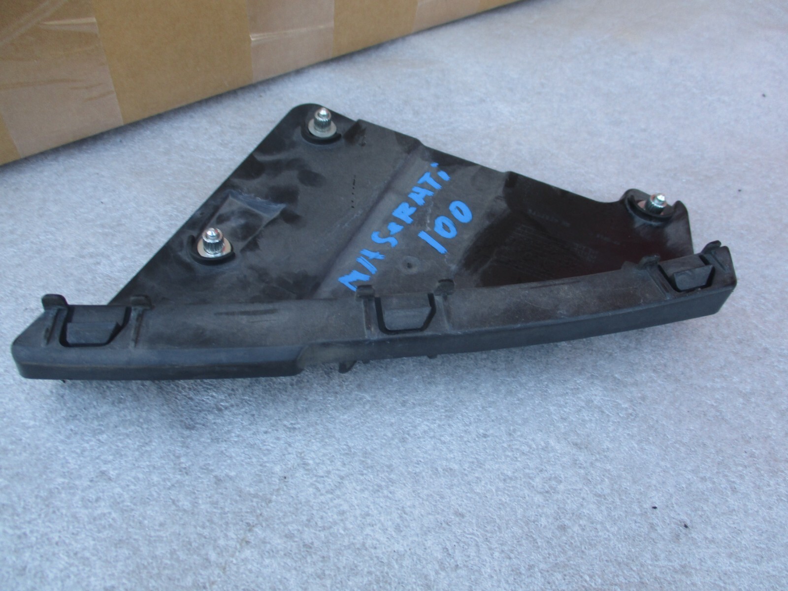 2014-2017 Maserati Ghibli Front Left Driver Side Headlight Lower Bracket LH