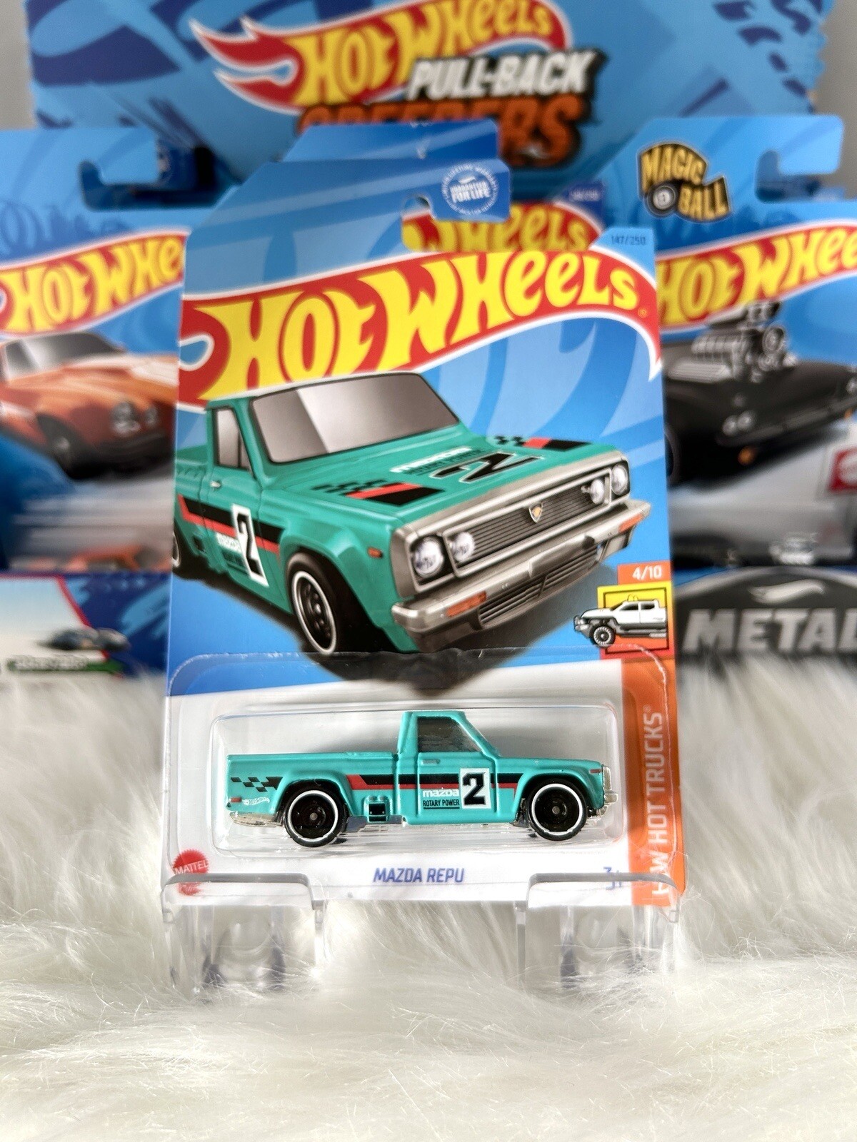Hot Wheels Mazda Repu Pickup – HW Hot Trucks Serie 4/10, Short Card, Mattel 2023 (Modellauto)
