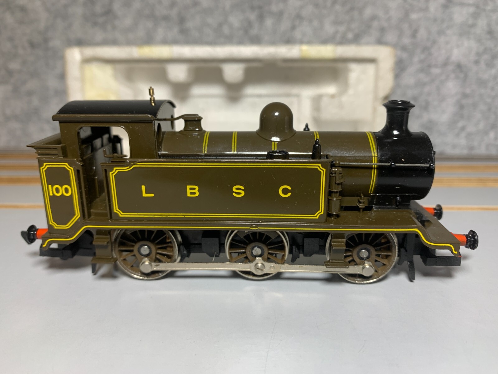 Hornby R353 L.B.S.C 060T Loco Class E2 OO Gauge eBay