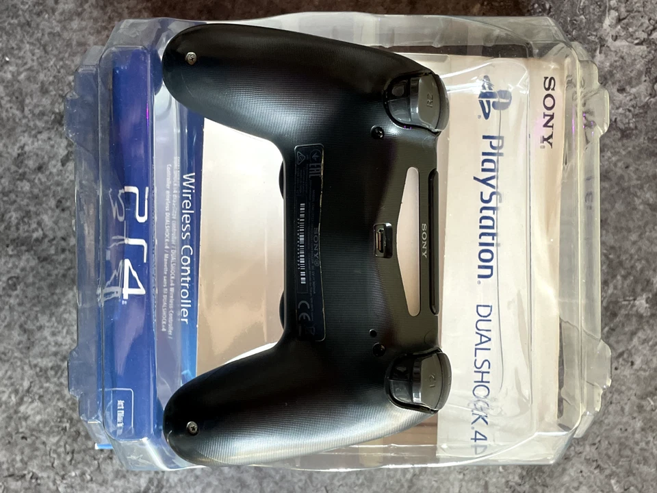 Sony DualShock 4 Controller per PlayStation 4-Jet Black (with analogical drift) - Immagine 4 di 4