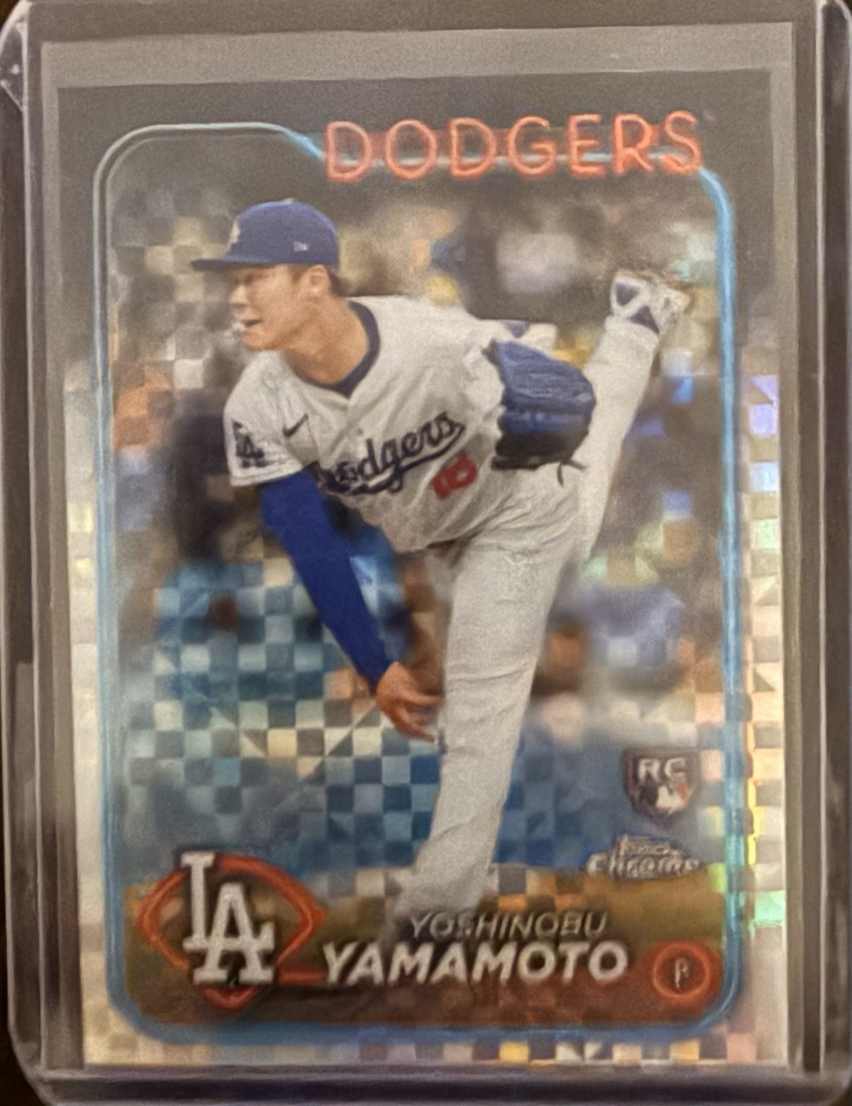 2024 Topps Chrome - Yoshinobu Yamamoto #18 X-Fractor (RC)
