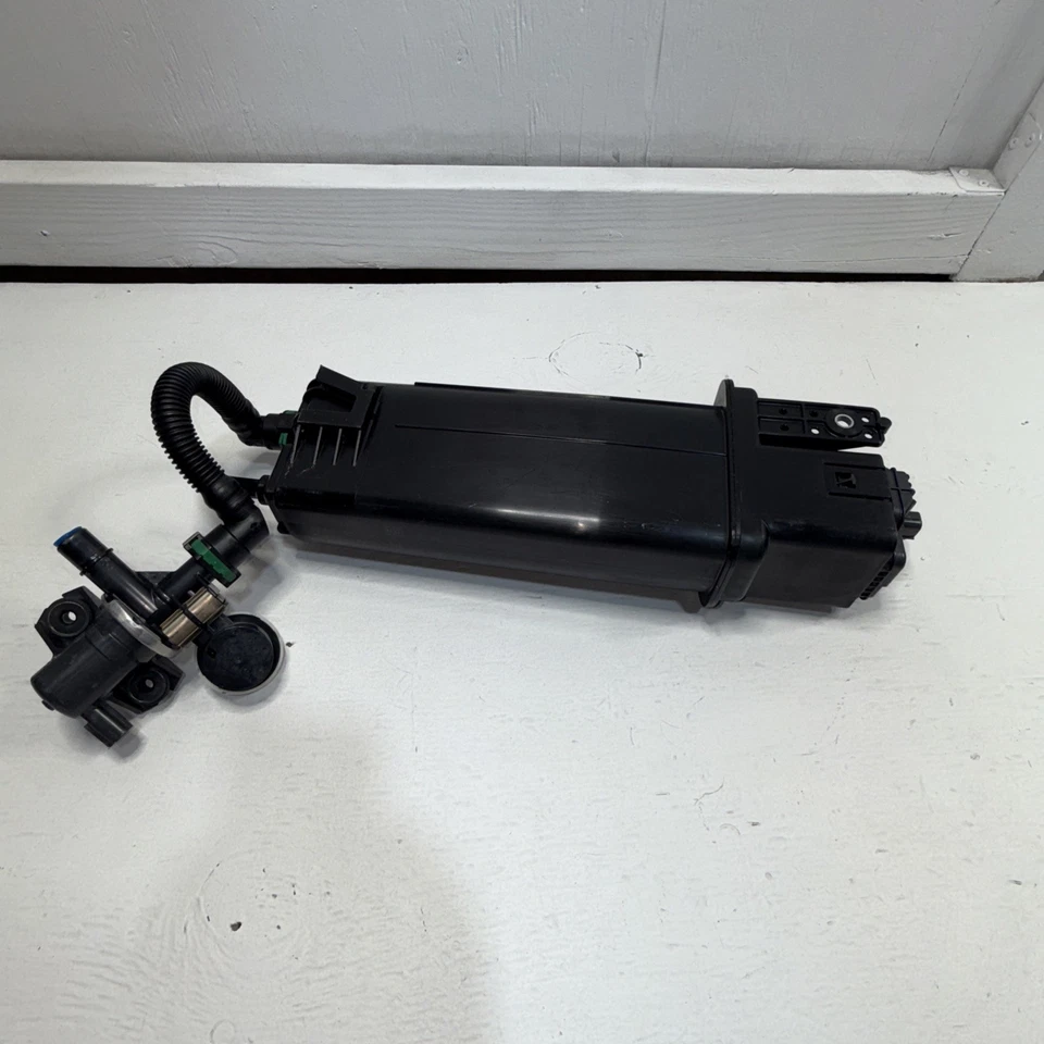 Toyota Prius 2016-2022 bote de vapor de carbón 77740-47110 OEM Foto 2 de 4