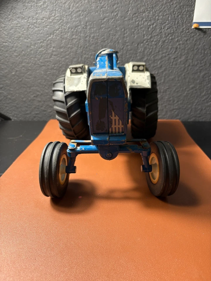 Vintage Ertl Ford 8600 Wide Front Tractor 1/12 Scale Die Cast Metal Toy Tractor - Image 2 of 4