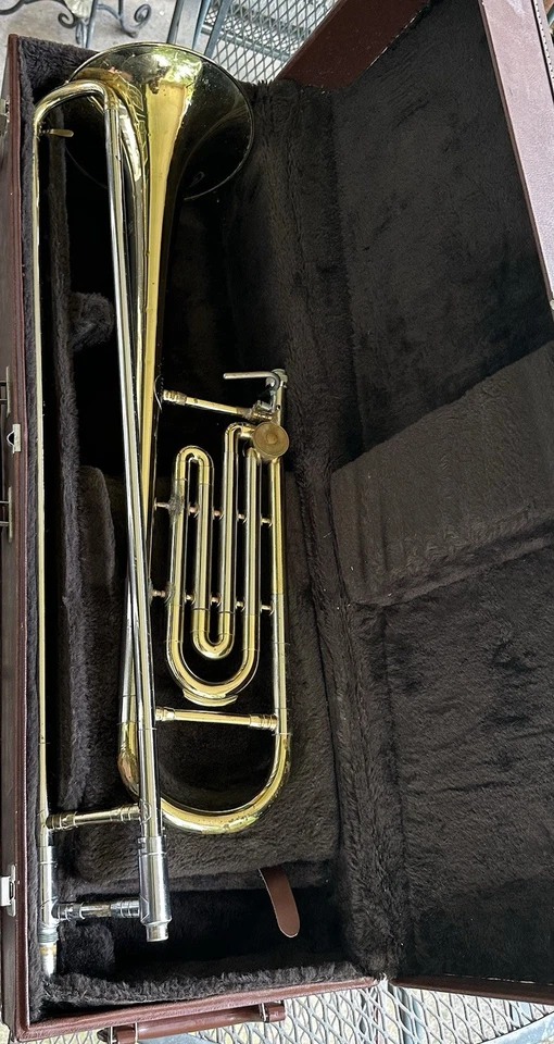 Used Getzen 300 Series Slide Trombone With Case ( No Mouthpiece ) - Image 4 of 4