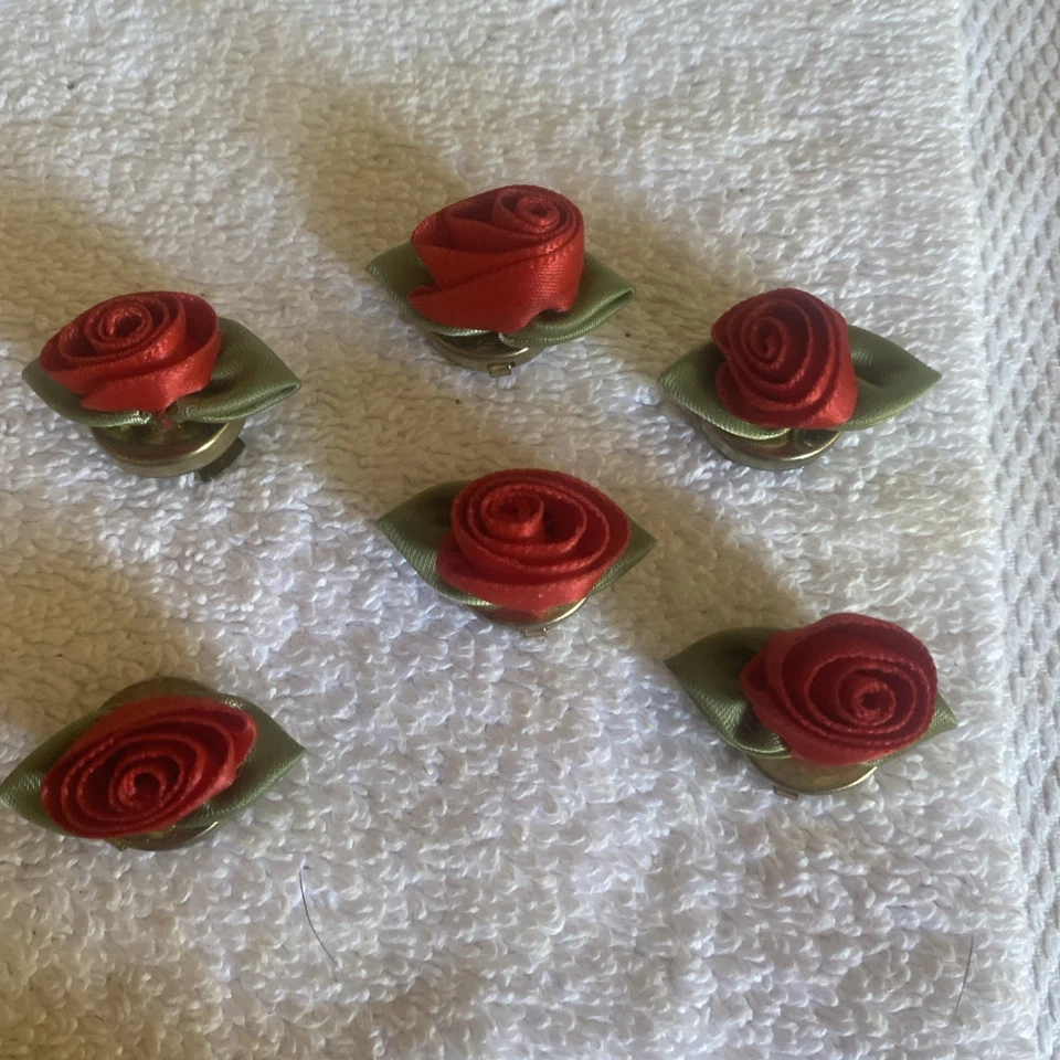 6 Red Roses Satin Ribbon Button Covers Vintage - Image 2 of 4