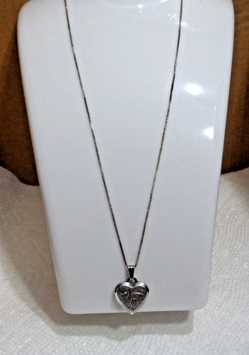 18 inch Sterling Silver Box Chain & Vintage Heart Locket Necklace 5.9 gm