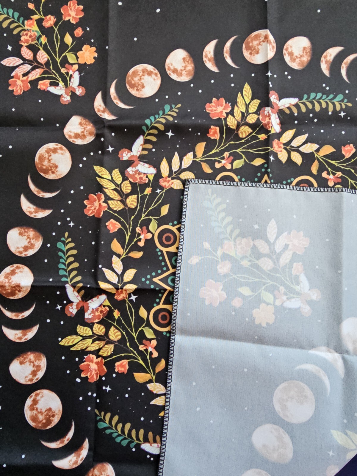 Tarot Card Tablecloth Altar Cloth Tapestry Moon Phase Flower 19x19 in ...