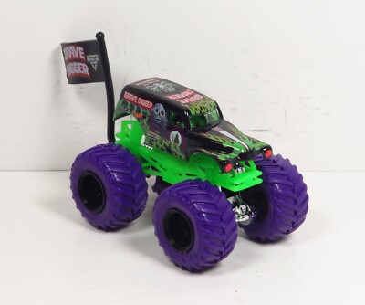 Hot Wheels 25th Anniversary Monster Jam Grave Digger with Team