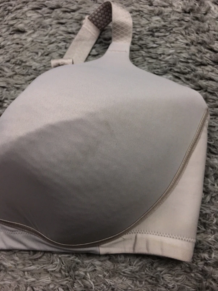 Sujetador Vanity Fair para mujer talla 42DDD gris/marrón claro inalámbrico 71380 Foto 2 de 4