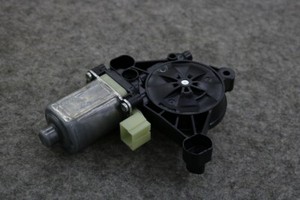 Audi A1 A5 A4 8W Q7 4M R8 4S VW Golf 7 Fensterhebermotor 8W0959801 links rechts