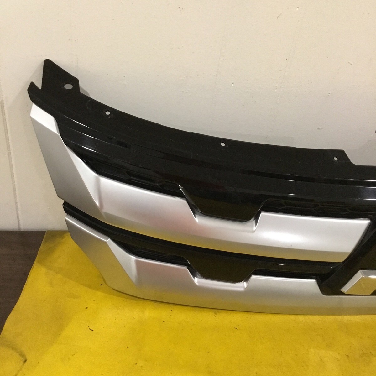 2020 21 22 2023 Mitsubishi Outlander Sport Front Upper Grille