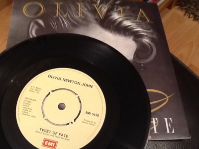 OLIVA NEWTON - JOHN . TWIST OF FATE . ( film Theme ) 1980's Hit 