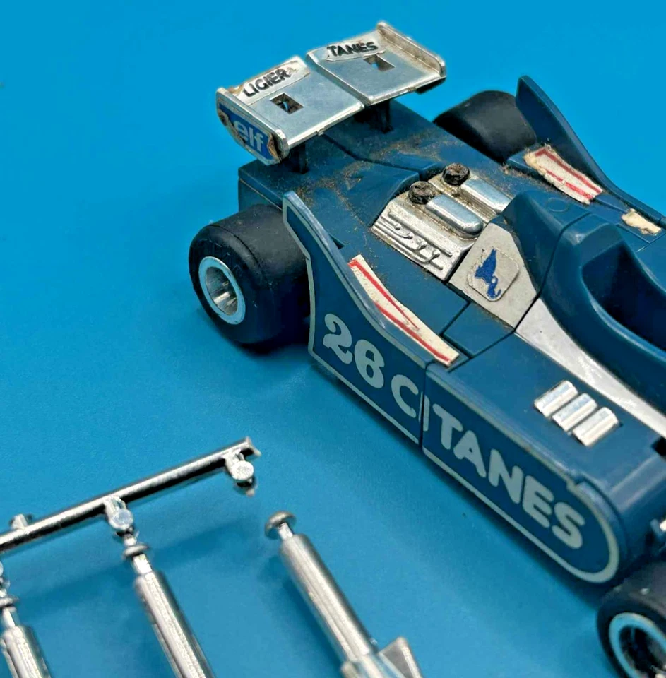 Mirage 100% Complete 1984 Vintage G1 Transformers Hasbro Action Figure - Image 4 of 4