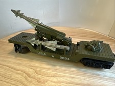 RARE BUT DAMAGED MARX O GAUGE 2824 USA MISSILE LAUNCHING FLATCAR + 3 MISSILES