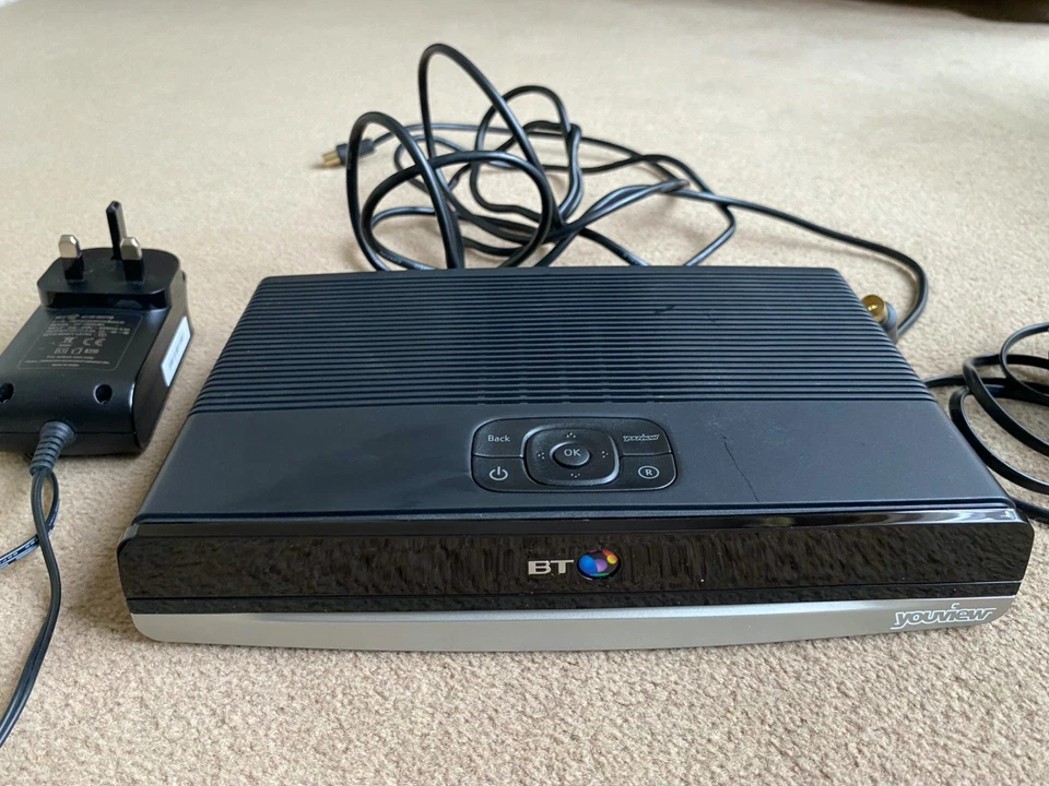 BT YouView+ Box DTR-T2100 500GB HD Recorder Stromkabel Fernbedienung Ethernet Antenne