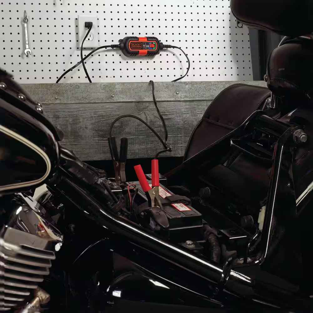 Black-Decker 1.2 Amp Battery Charger Maintainer for 6V 12V AGM Gel Wet NEW