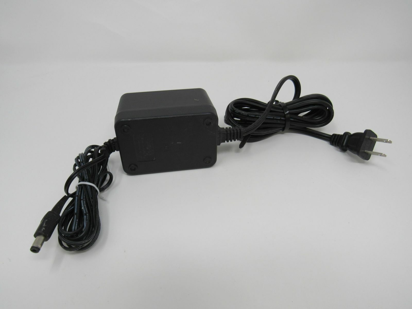 OEM AC Adapter Output 12VDC Input 120VAC 60Hz 25W 1A AD-121ANDT