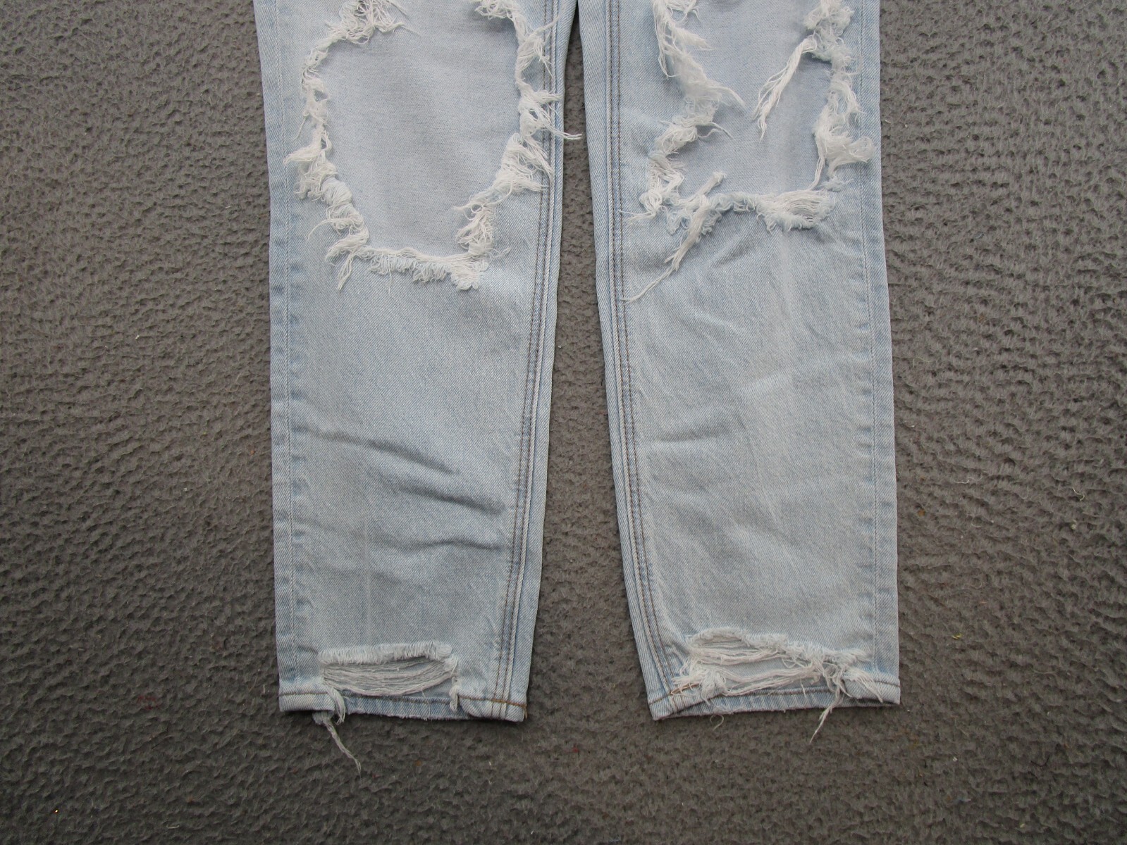 American Eagle Strigid Distressed Trashed Mom Jea… - image 2