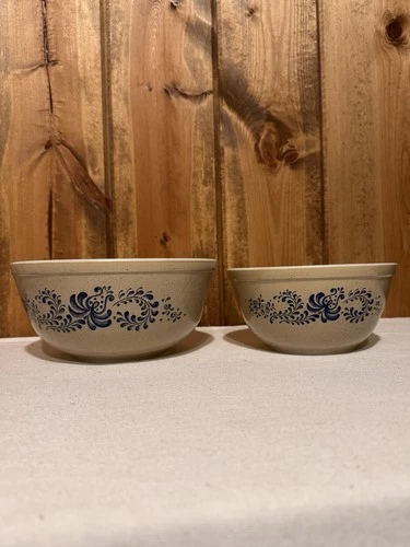 Vintage Pyrex Homestead Nesting Mixing Bowl Lot 402-403 1.5 & 2.5 QT
