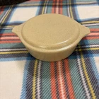 This is a vintage Pyrex Homestead 471 Casserole Dish with Lid.