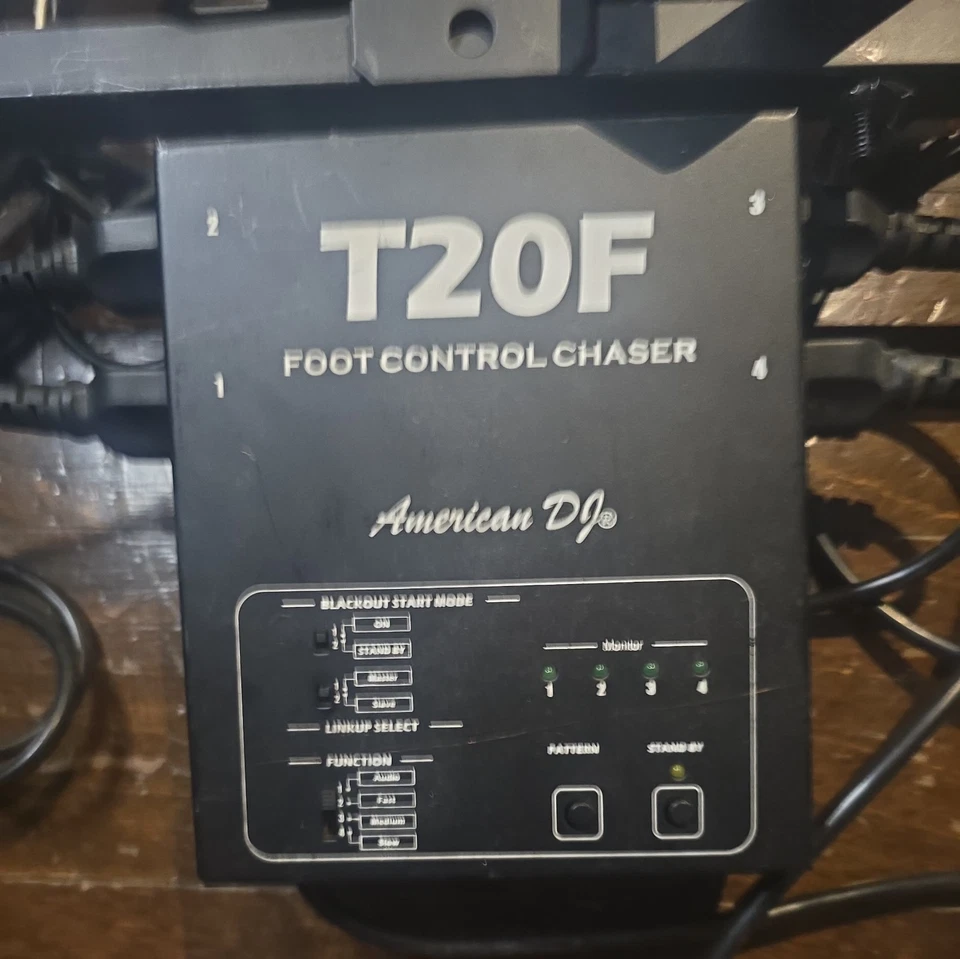 T20F Foot Control Chaser American DJ blackout mode lineup effect(Stand included) - Image 2 of 4