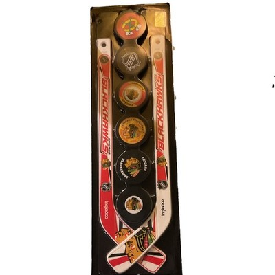 Inglasco Chicago Blackhawks NHL Mini Stick & Puck Set w/ 4 Logo Pucks