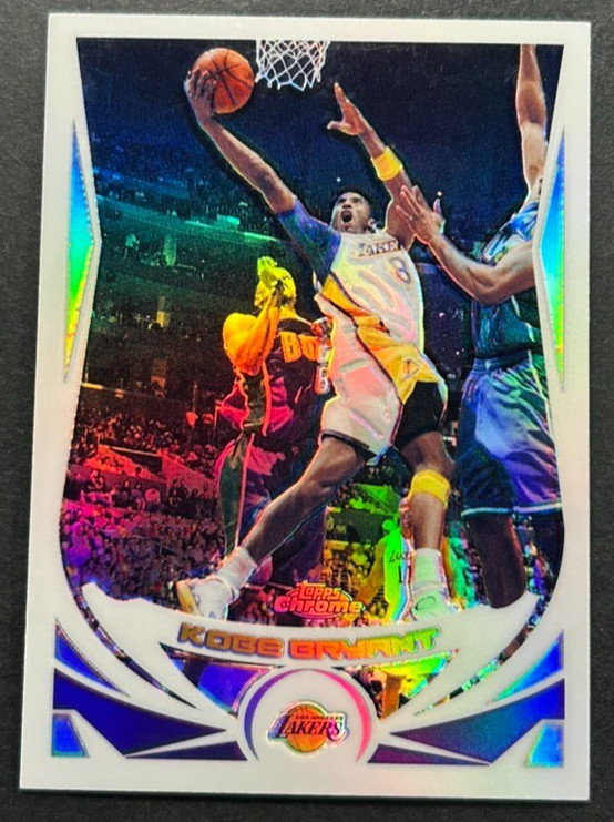 2004-05 Topps Chrome - Kobe Bryant #8 Los Angeles Lakers - Refractor