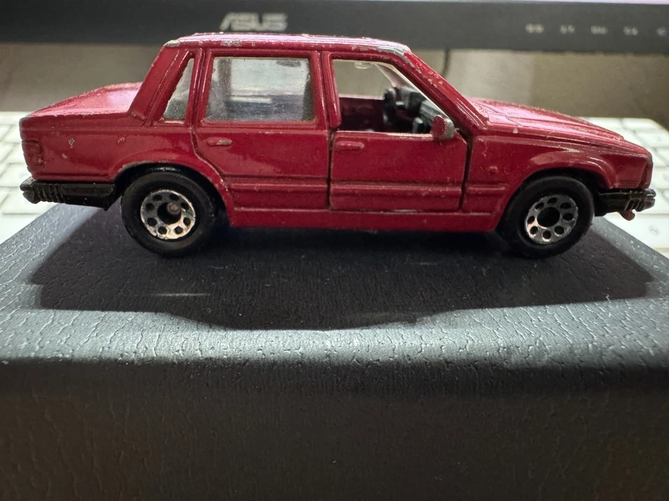 Matchbox Volvo 760 In Buone Condizioni 1:64 Senza OVP - Immagine 2 di 4