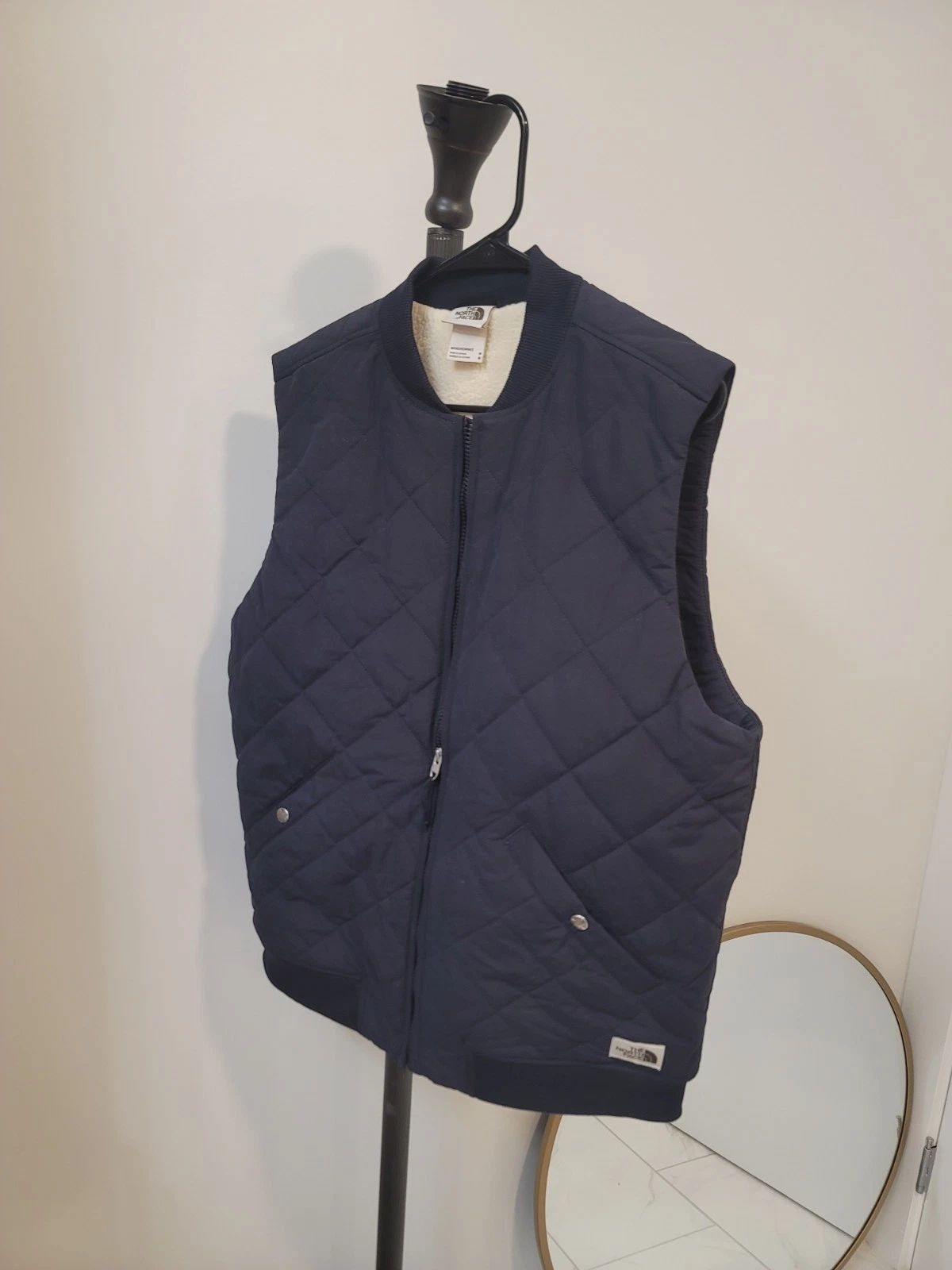The North Face Cuchillo Vest Quilted Navy Reversible Sherpa Lined Medium
Opens in a new window or ta