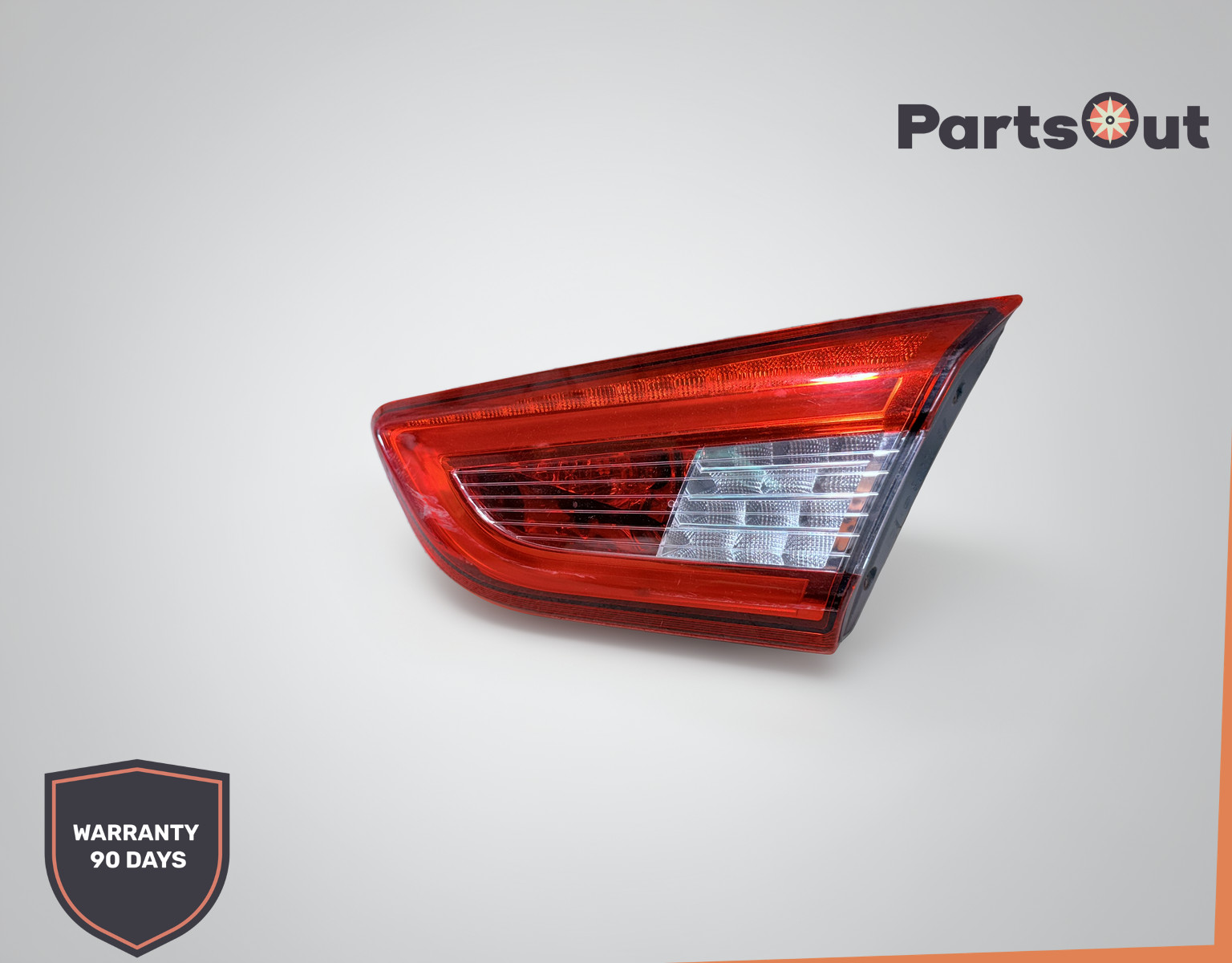 2014-2020 MASERATI GHIBLI REAR RIGHT PASSENGER SIDE INNER TAILLIGHT OEM