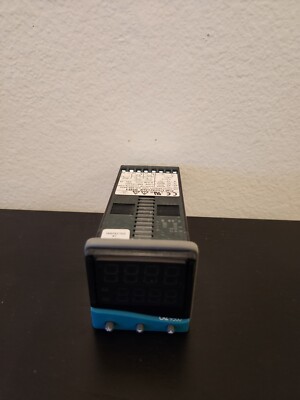 CAL CONTROLS 9500 TEMPERATURE CONTROLLER 95B1 100-240VAC 95B11PA400