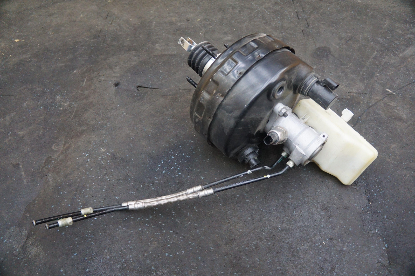Power Brake Booster Master Cylinder 7g33-2b195-aa Oem Aston Martin V8 Vantage 07