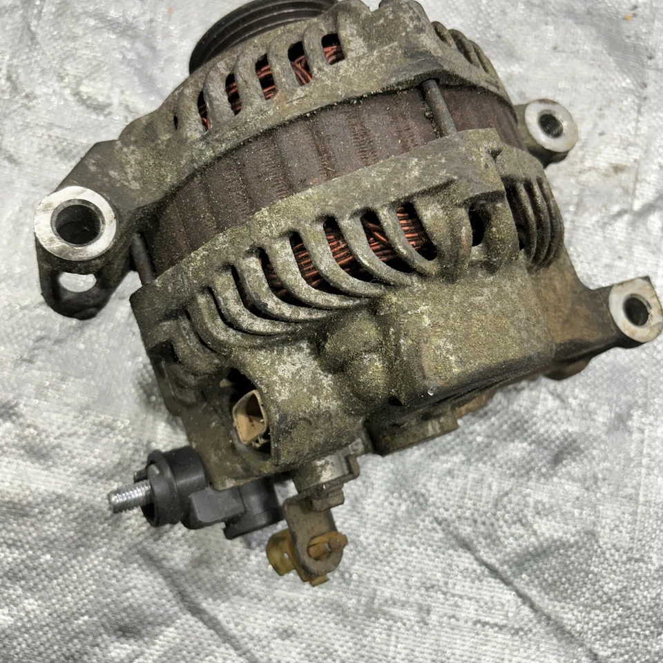 Alternador de motor Mitsubishi Eclipse 2006 3,8 L MN176256 OEM Foto 3 de 4