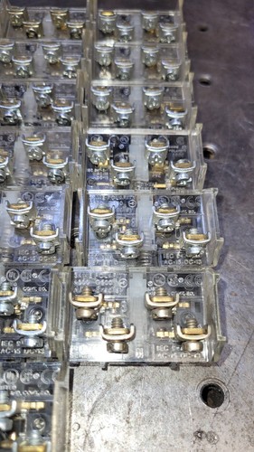800T-XA | Allen Bradley | Contact Block, 1 N.O. /1 N.C., 600VAC, Used, Ser D - Picture 3 of 8