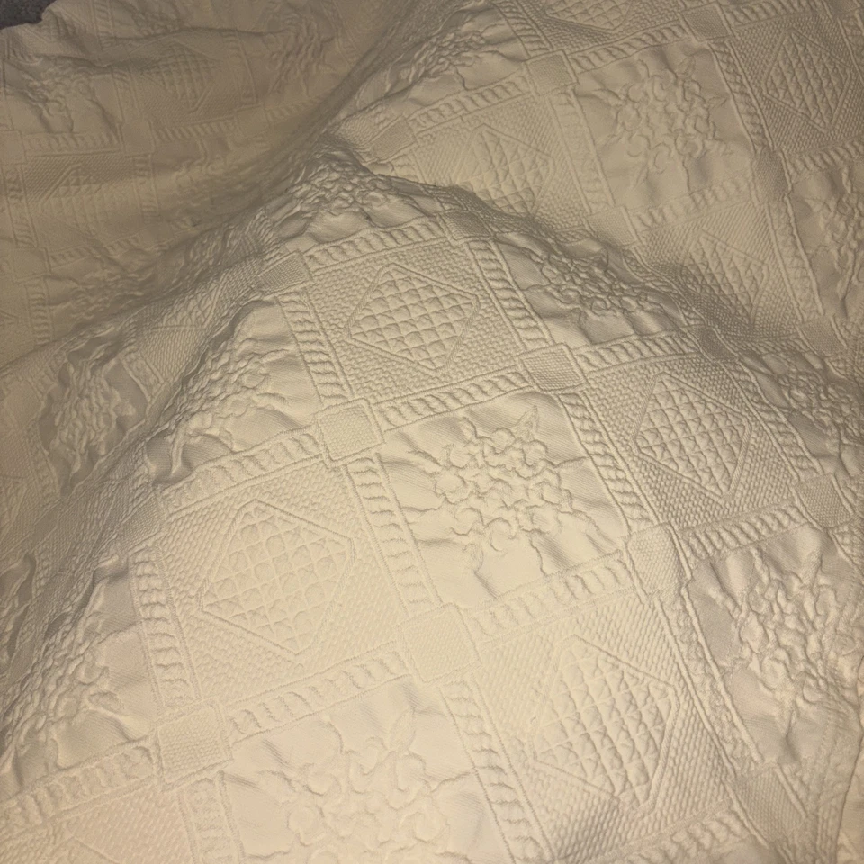 FUNDA COBERTOR FLORAL MARFIL SFERRA BROS 100x95 Usada en Excelente Condición Foto 4 de 4