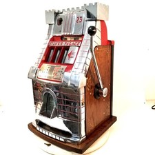 Vintage Mills Novelty Silver Palace Castle Drawbridge 25 Cent Slot Machine 1960