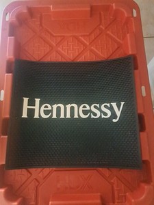 HENNESSY Blk.Rubber Spill Mat 16"X14"