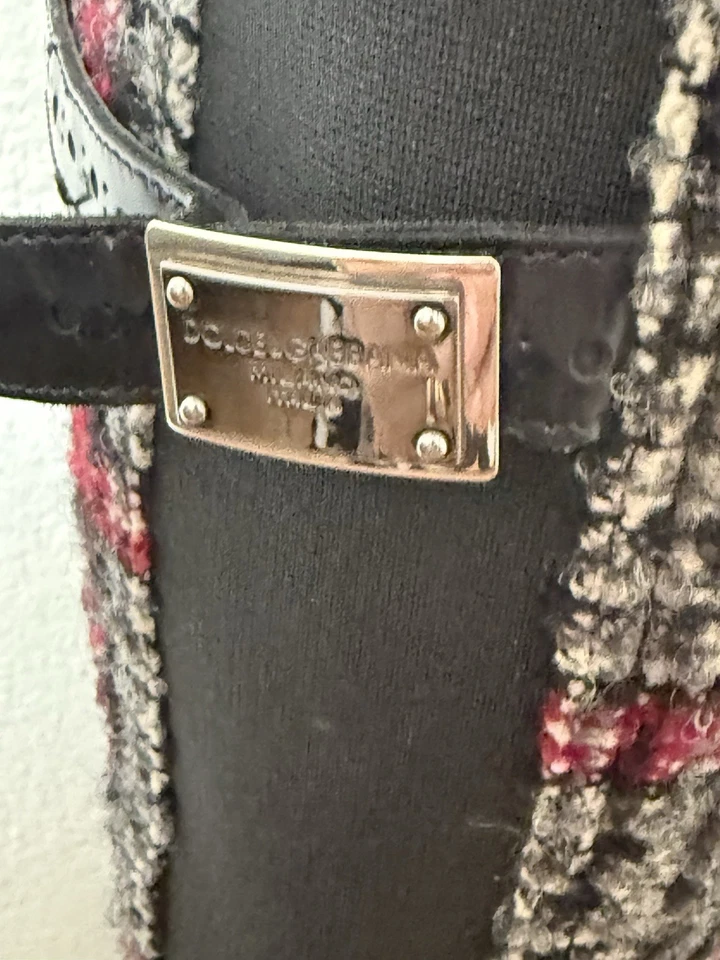 Dolce & Gabbana Botas Tacón Cuadros Negro y Rojo Talla 37.5 Foto 2 de 4