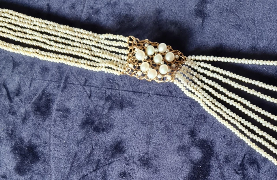 Vintage 8 Reihige Perlenkette, gestempelt 925, Goldfarben. Länge 67 cm . - Bild 2 von 4