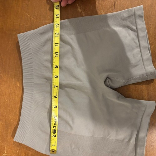 Aurola size Small Ice Grey Subtle Hidden Scrunch Athletic Gym Shorts - Picture 5 of 5